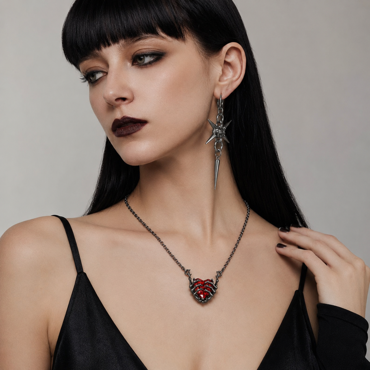 The Heartbound Claw Necklace